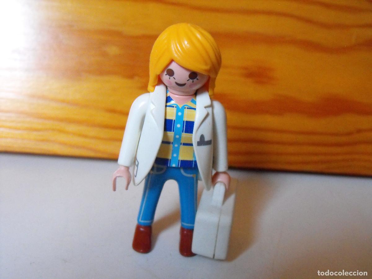 Playmobil: PLAYMOBIL. Mujer medica o enfermera.