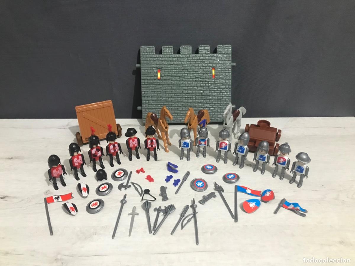 Playmobil: Lote de figuras, caballos, armas y armaduras tipo playmobil