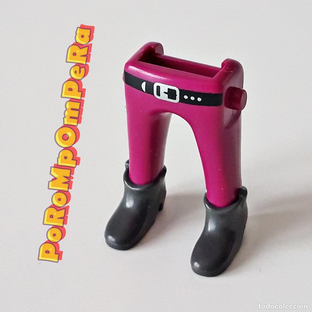 Playmobil: PLAYMOBIL PIERNA PANTAL&Oacute;N MORADO BOTA GRIS OSCURO IDEAL CUSTOM O COMPLETAR