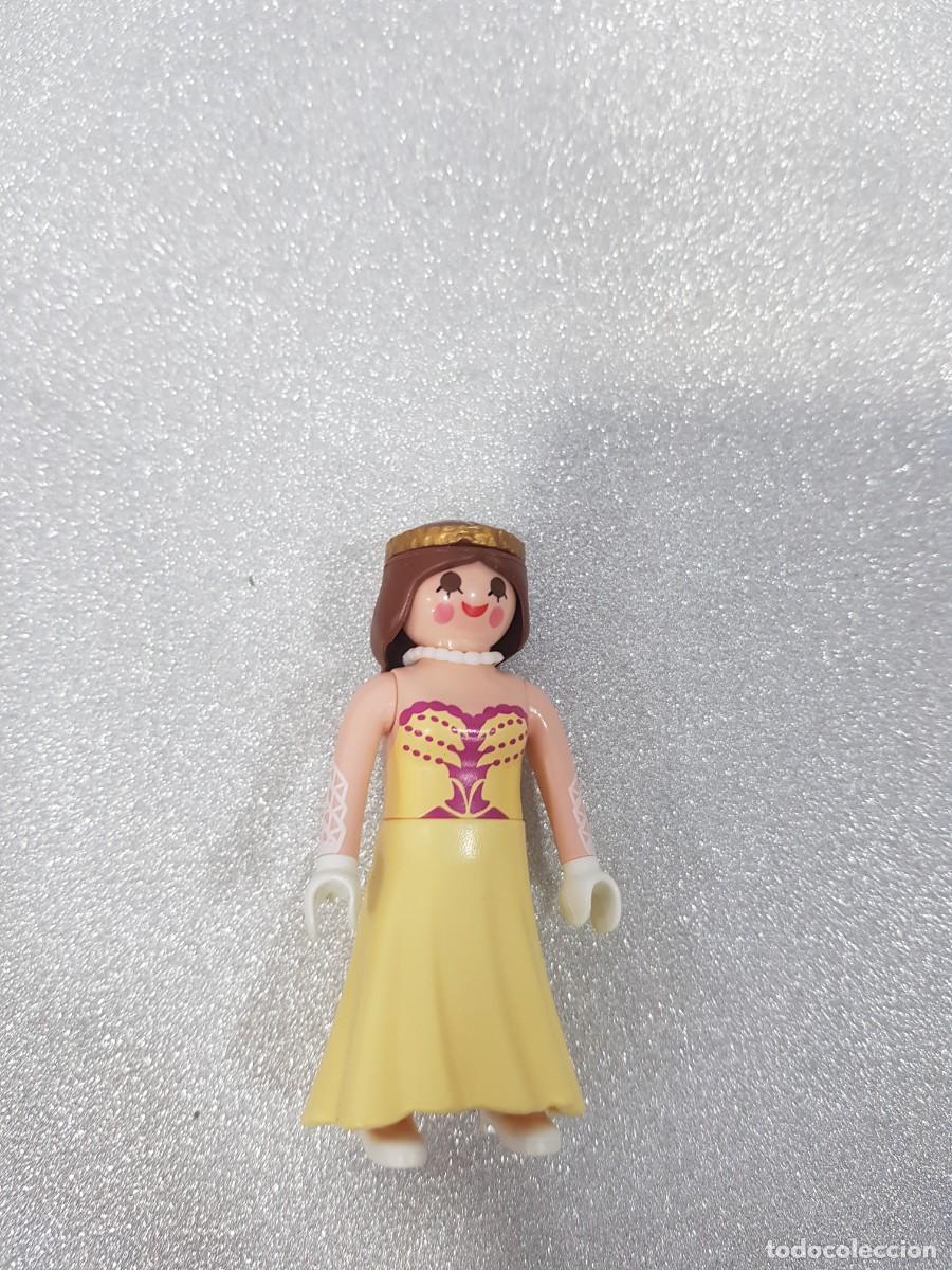 Playmobil: Figura reina con corona y vestido