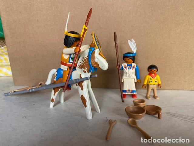 Playmobil: Playmobil. Familia india con camilla.