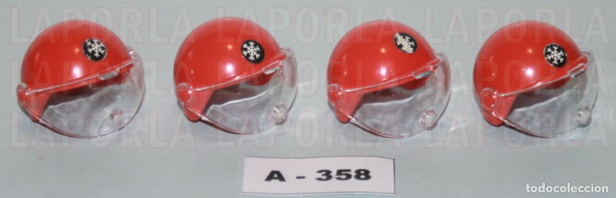 Playmobil: PLAYMOBIL 4 CASCOS CL&Aacute;SICOS ROJOS CON VISOR (A-358)