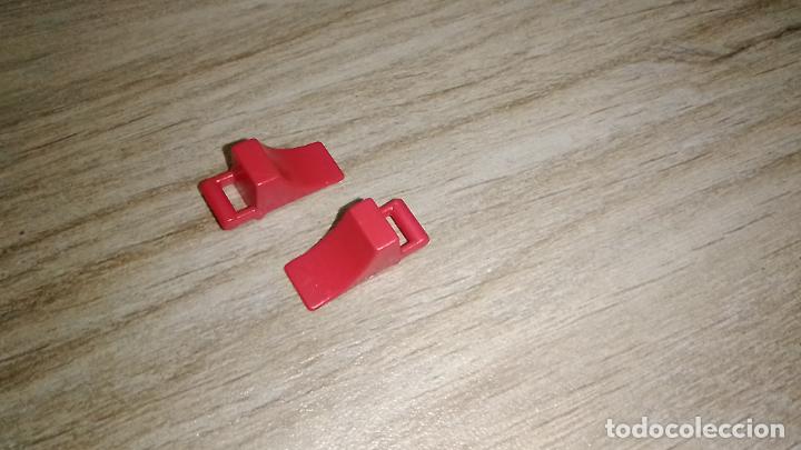 Playmobil: Lote de dos cu&ntilde;as de remolque antiguo de Playmobil. Totalmente nuevo