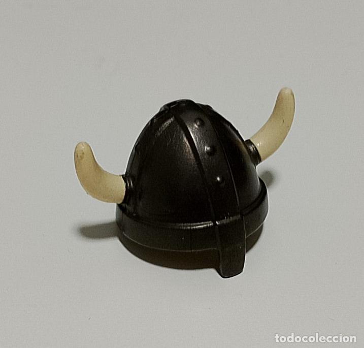 Playmobil: Gorro sombrero casco vikingo de Playmobil. Totalmente nuevo.