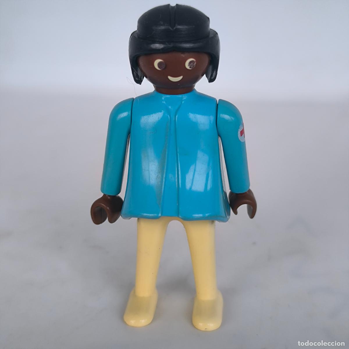 Playmobil: PLAYMOBIL ENFERMERA NEGRITA HOSPITAL DE CAMPA&Ntilde;A 3224 AZUL PASTEL DOCTORA FAMOBIL PRIMERA &Eacute;POCA