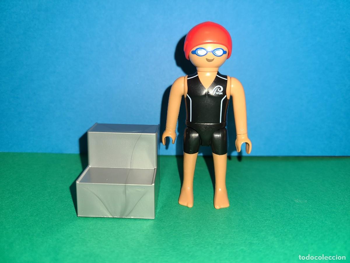 Playmobil: PLAYMOBIL SERIE 27 AZUL. SOBRES SORPRESA. REF 71760. NADADOR FIGURA 12