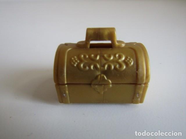 Playmobil: DIFICIL COFRE DE MANO DORADO DE PLAYMOBIL