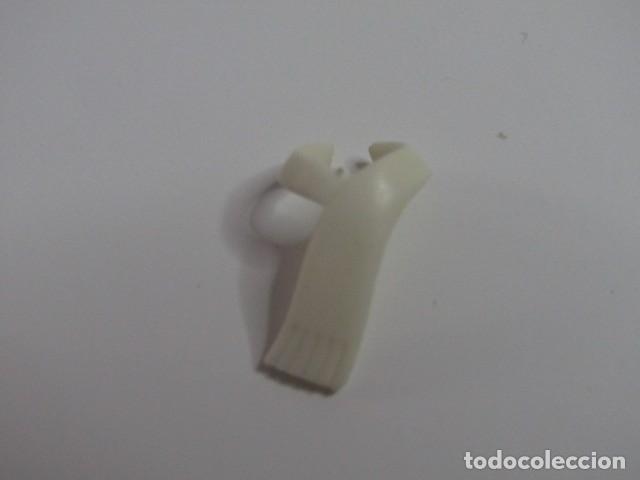 Playmobil: DIFICIL BUFANDA BLANCA ESPECIAL ANTIGUA PLAYMOBIL