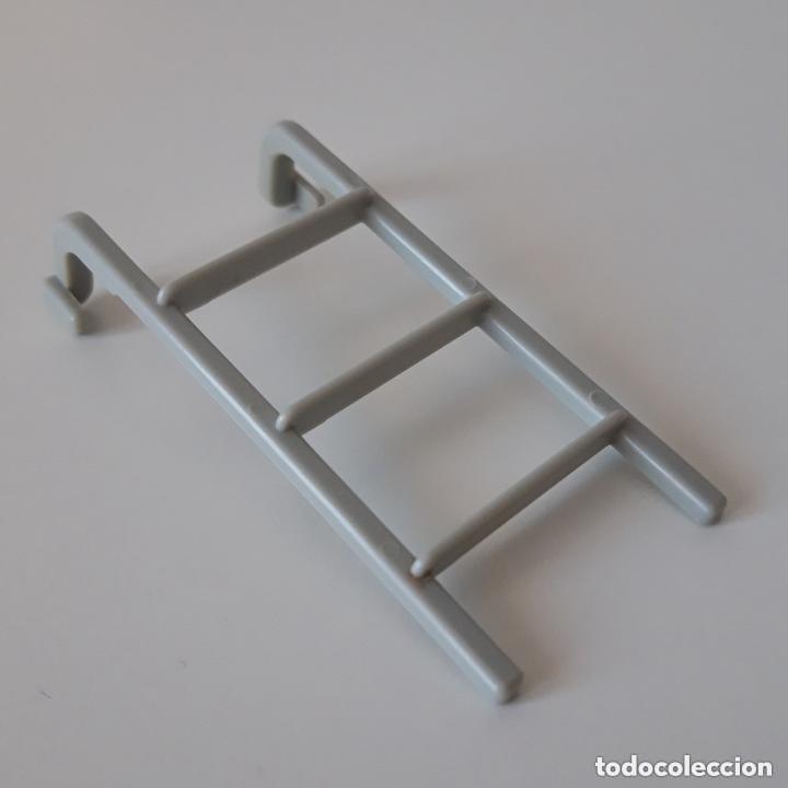 Playmobil: PLAYMOBIL ESCALERA GRIS MATE GR&Uacute;A 1&ordf; &Eacute;POCA 3527 ESCALERILLA 3 PELDA&Ntilde;OS A&Ntilde;OS 80