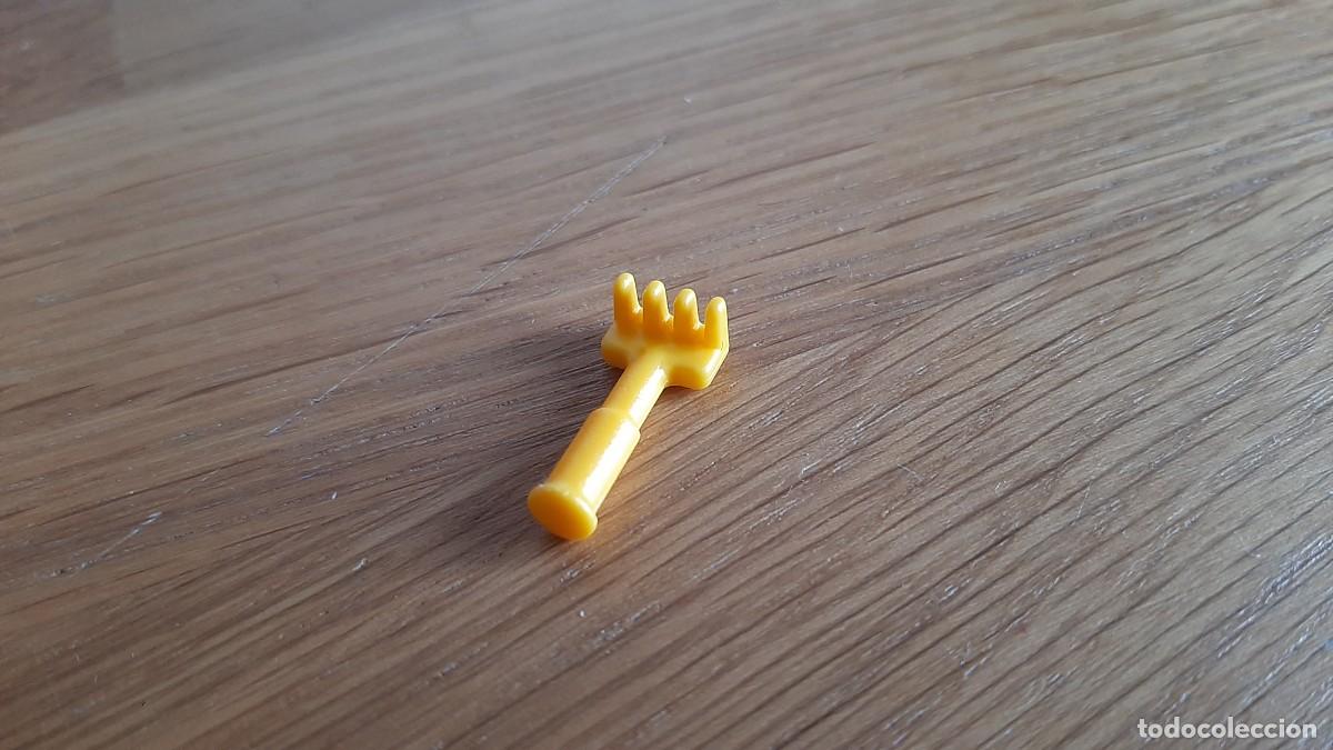 Playmobil: Playmobil -- Rastrillo -- Playa -- Amarillo - Foto 1