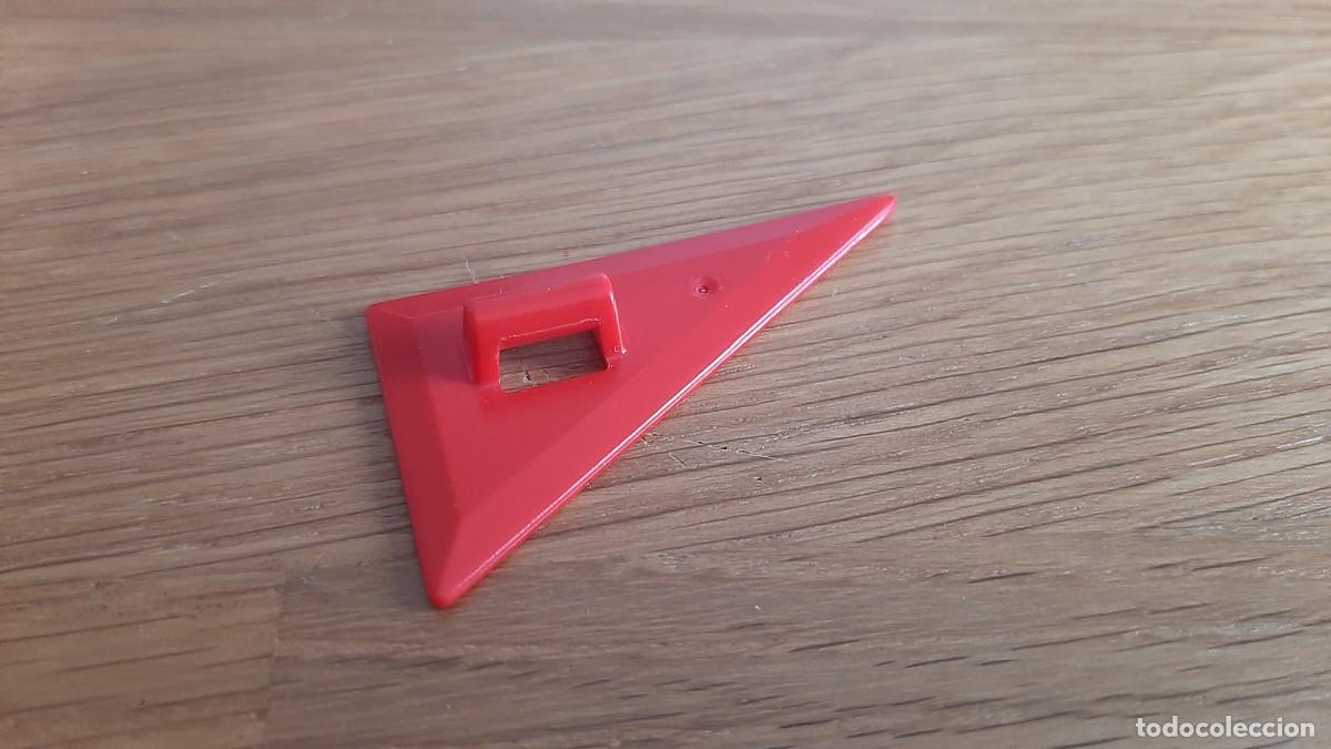 Playmobil: Playmobil -- Escuadra cartab&oacute;n -- Estudios -- Medidas -- Rojo