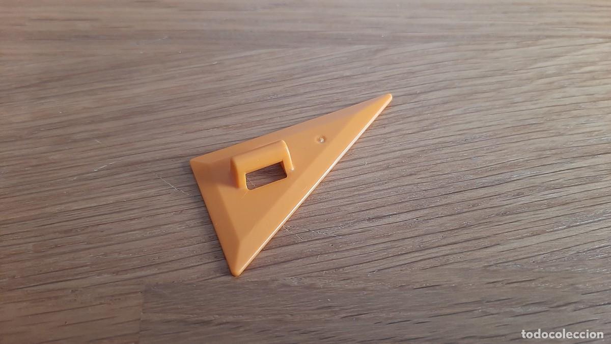 Playmobil: Playmobil -- Escuadra cartab&oacute;n -- Estudios -- Medidas -- Marr&oacute;n