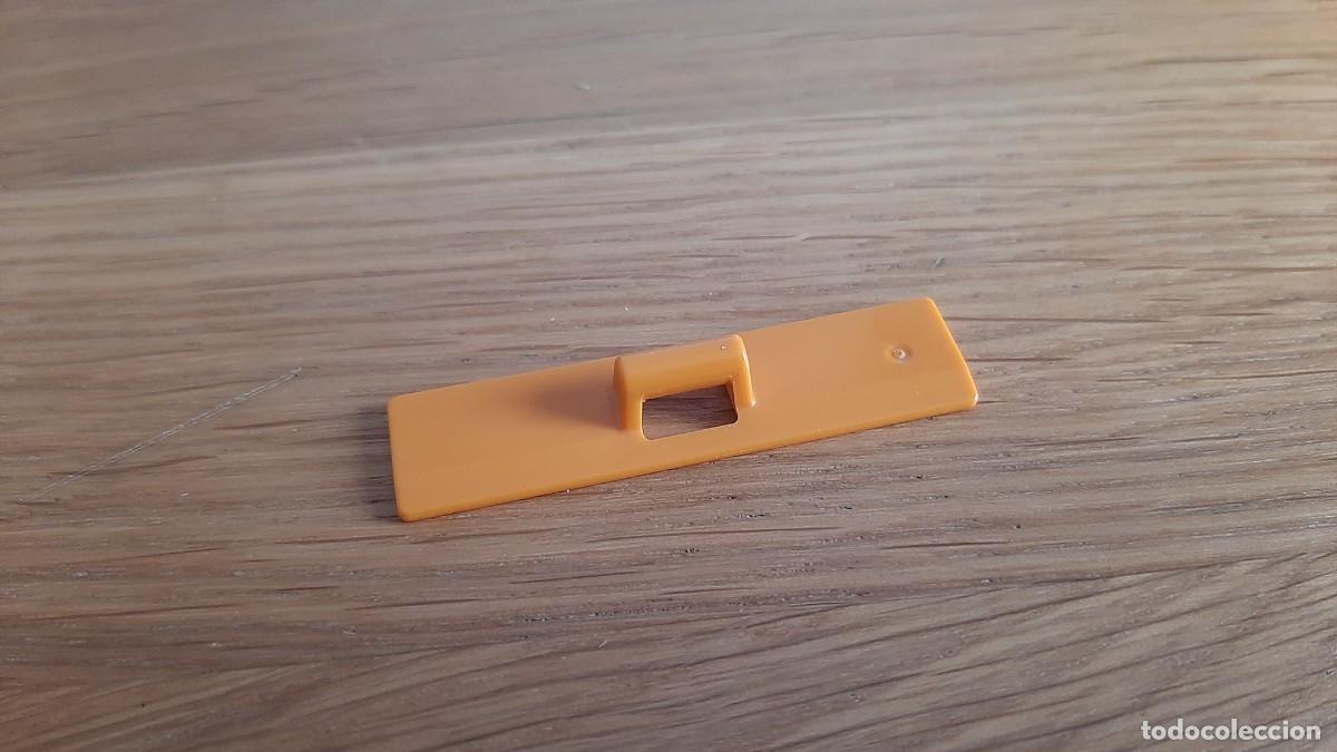 Playmobil: Playmobil -- Escuadra cartab&oacute;n -- Regla -- Estudios -- Medidas -- Marr&oacute;n