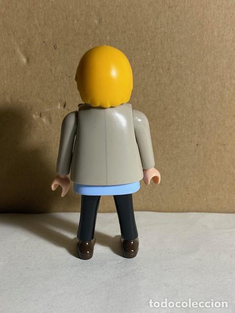 Playmobil: Playmobil. Joven con traje y corbata - Foto 2