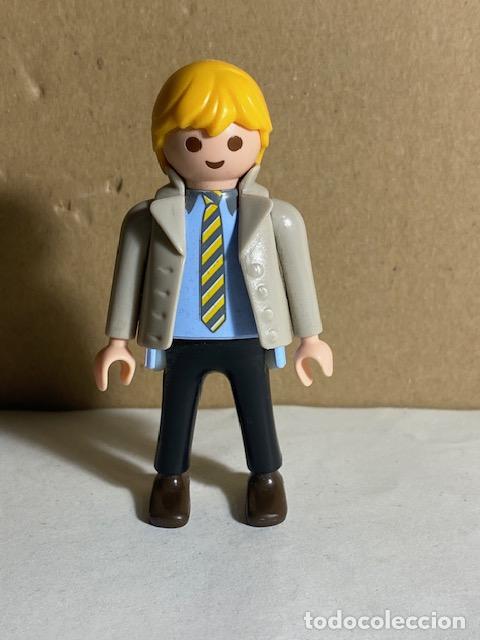 Playmobil: Playmobil. Joven con traje y corbata - Foto 1