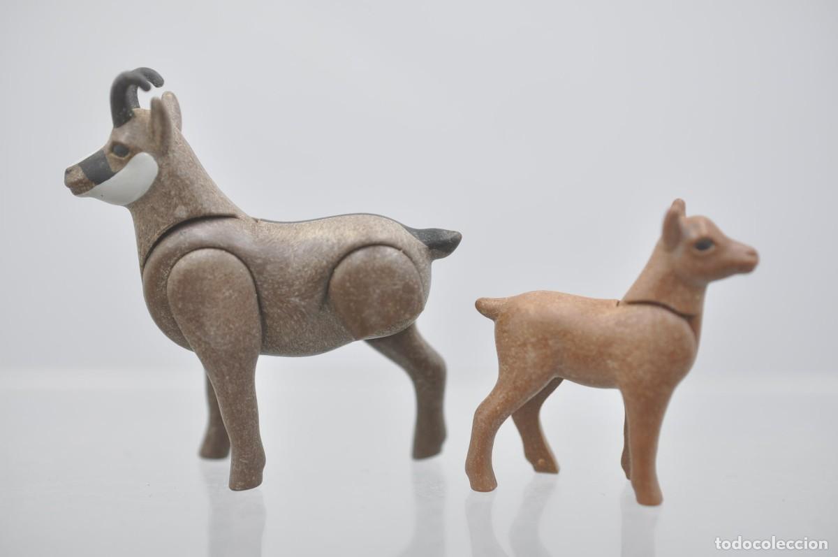 Playmobil: MKJ074 Playmobil, 2 cabras montesa (a la adulta le falta una pata)