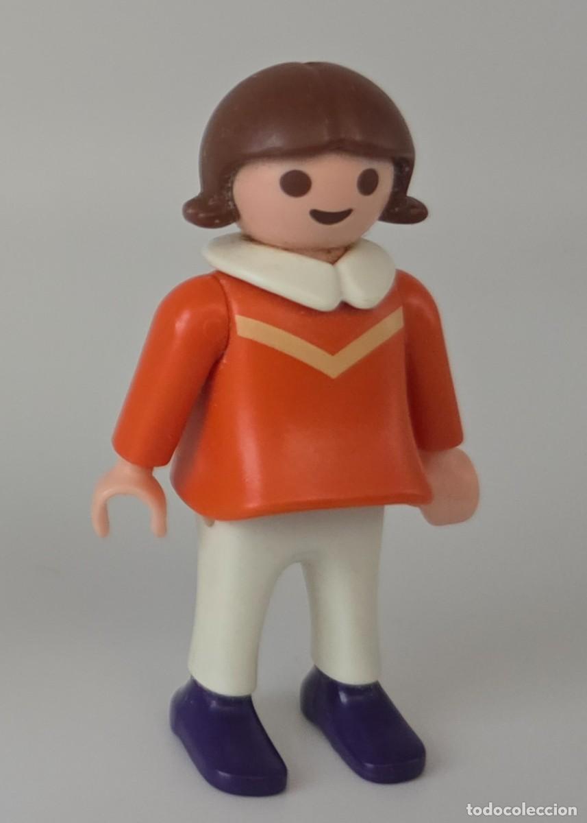 Playmobil: Playmobil ni&ntilde;a morena camiseta naranja ref. 3950, 4150