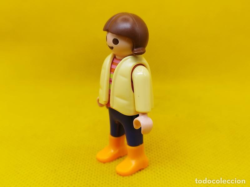 Playmobil: Playmobil Ni&ntilde;a con chaleco - Foto 2