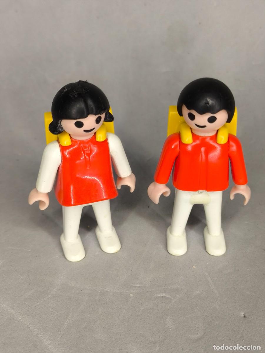 Playmobil: Playmobil ref. 3522 Ni&ntilde;o y ni&ntilde;a con mochilas. N4