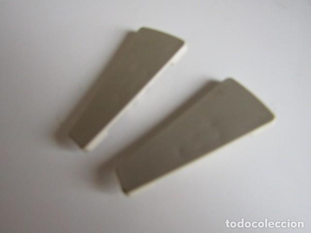 Playmobil: DIFICIL SET DE 2 PELDA&Ntilde;OS GRIS CLARO DE ESCALERAS DE CARACOL EDIFICIO PLAYMOBIL