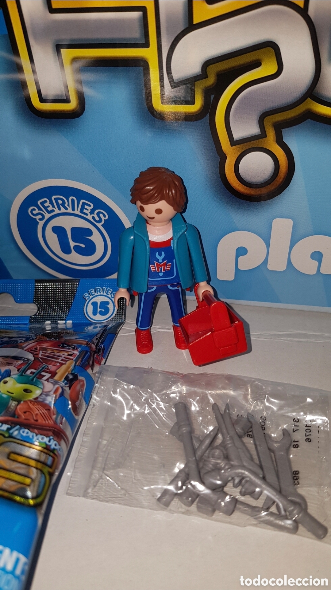 Playmobil: Figura playmobil serie 15 mec&aacute;nico moderno guaperas nuevo sobre sorpresa