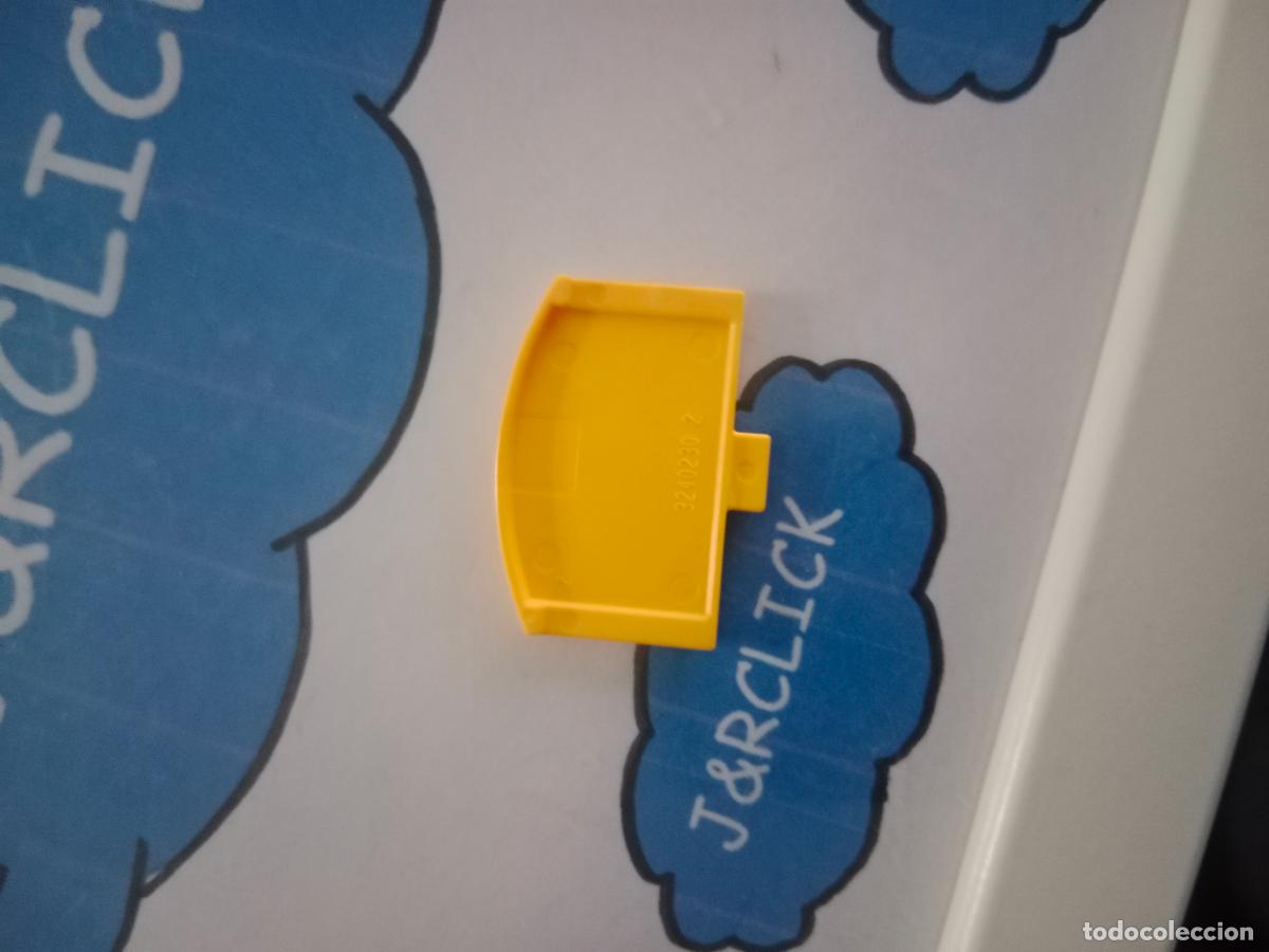 Playmobil: Playmobil repuesto amarillo - Foto 1