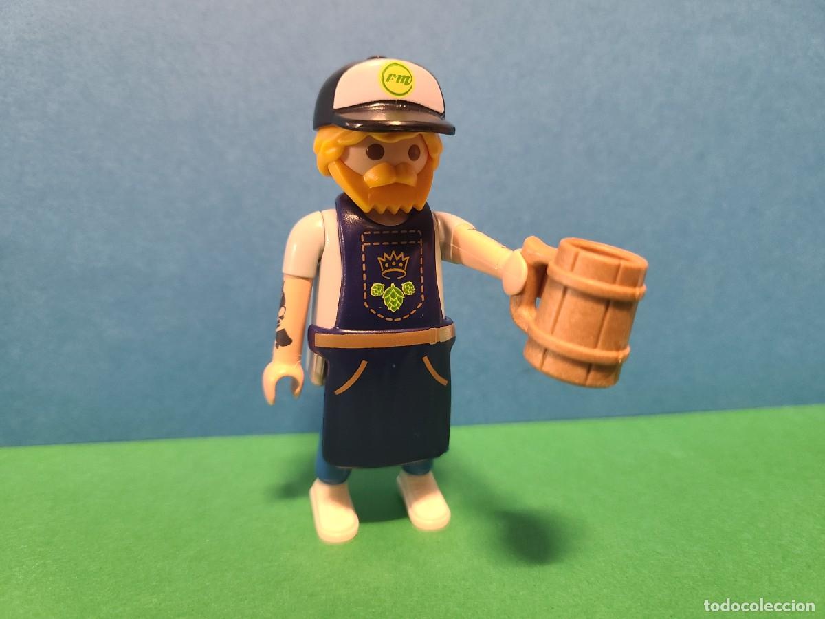 Playmobil: PLAYMOBIL SERIE 28 AZUL. SOBRES SORPRESA. REF 71889. CERVECERO FIGURA 3