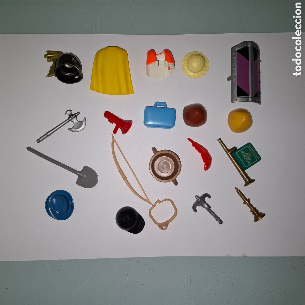 Playmobil: LOTE PLAYMOBIL ARMAS ESCUDOS COMPLEMENTOS - Foto 1