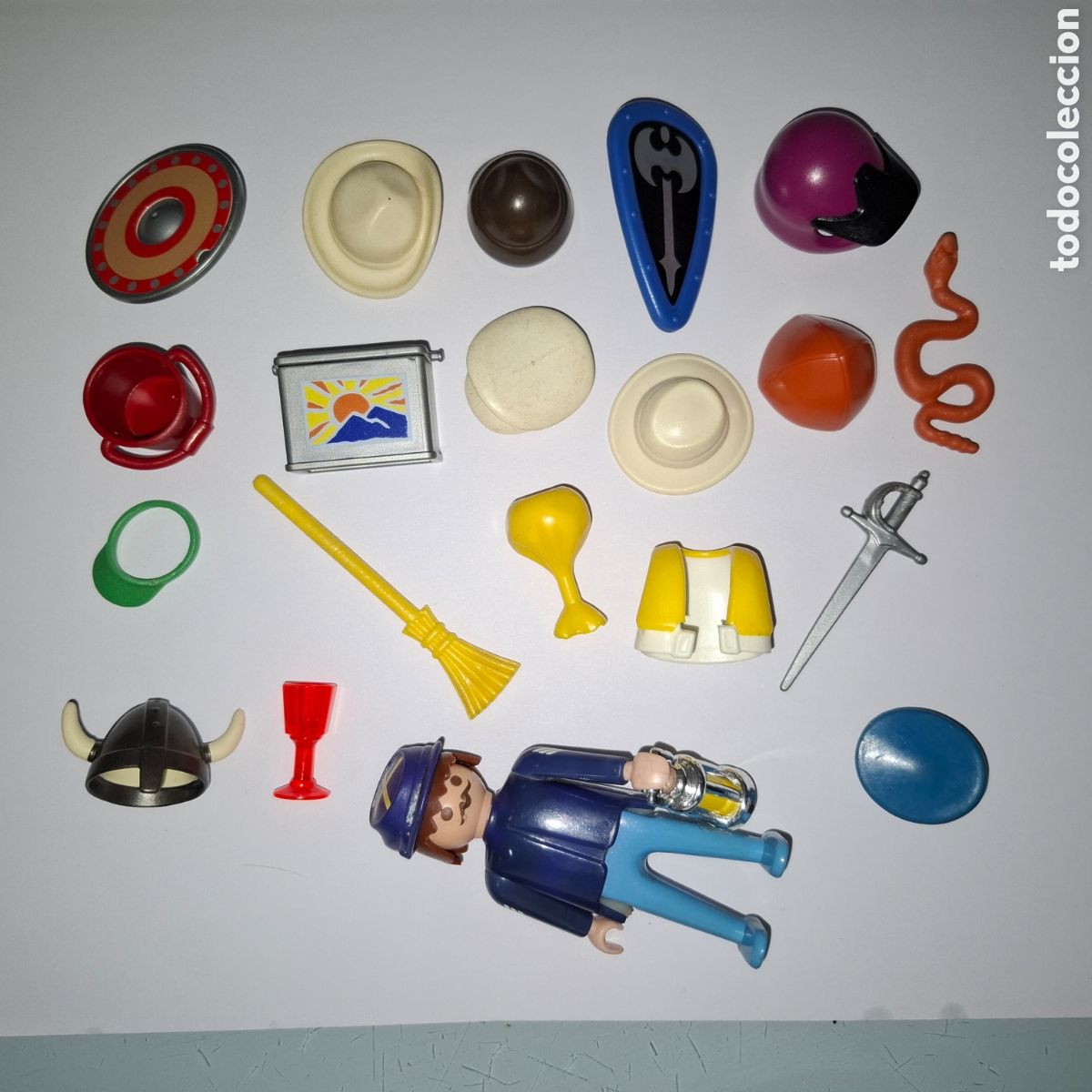 Playmobil: LOTE PLAYMOBIL ARMAS ESCUDOS COMPLEMENTOS CASCOS GORROS COMPLEMENTOS GEOBRA - Foto 1