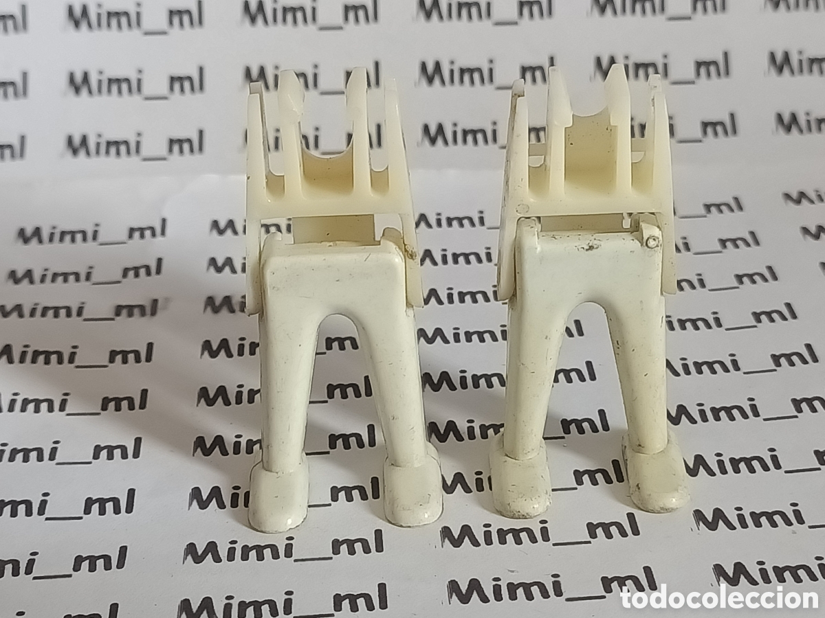 Playmobil: Playmobil 2 pares piernas blancas con esqueleto recto primera &eacute;poca hombre mujer