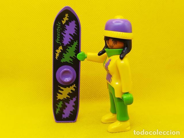 Playmobil: Playmobil Chica con tabla de snowboard REF 3683 - Foto 3
