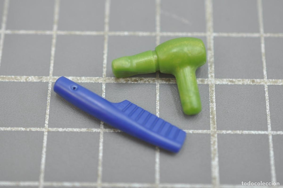 Playmobil: CJ0606 PLAYMOBIL, peine azul y secador verde