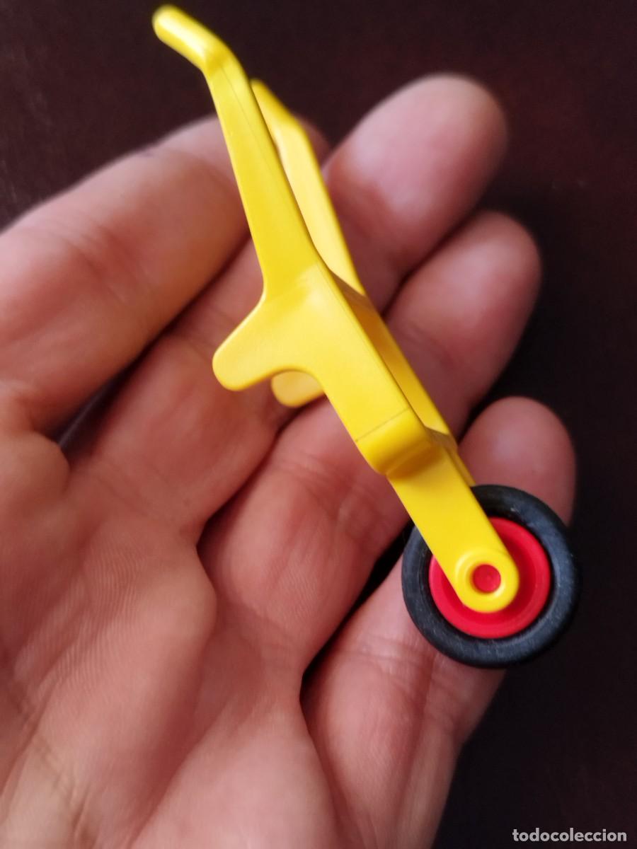 Playmobil: Figura Playmobil, carretilla incompleta.