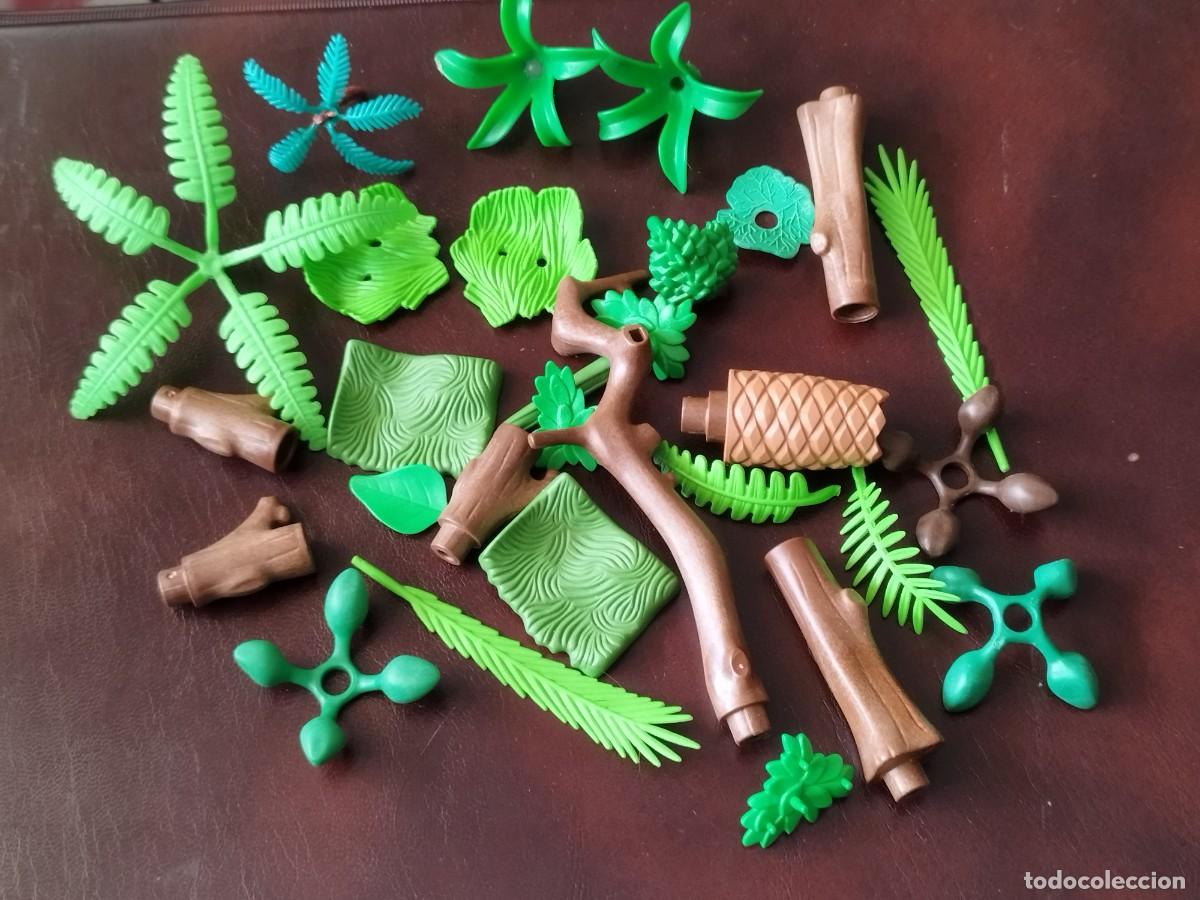Playmobil: Figura Playmobil accesorio. Lote de 27 piezas de vegetaci&oacute;n. Arboles, palmera, hojas. Hierba.