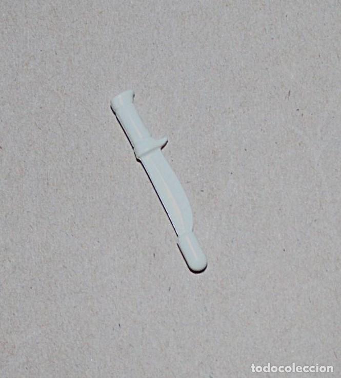 Playmobil: Playmobil 3640 cuchillo con asa para el lanzador de cuchillos blanco serie color pintable vintage