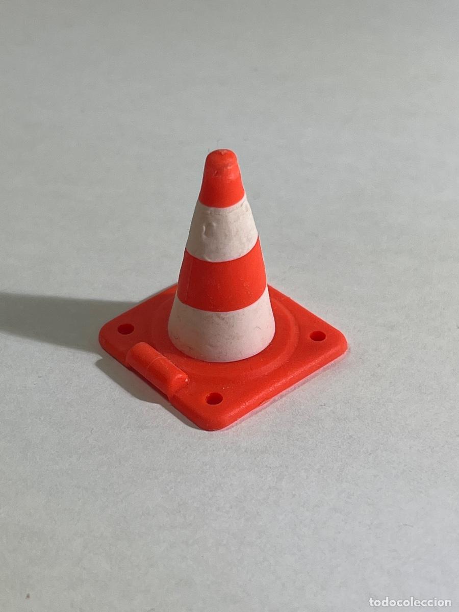 Playmobil: Cono se&ntilde;al polic&iacute;a trafico accesorio complemento Playmobil - Foto 1