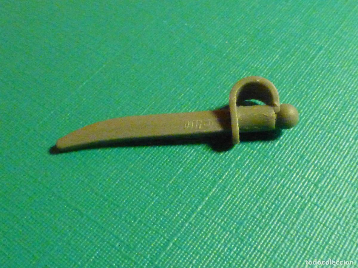 Playmobil: Playmobil - Peque&ntilde;a Espada tipo Sable - Gris - Foto 1