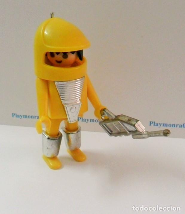 Playmobil: PLAYMOBIL P249 * ASTRONAUTA AMARILLO 1&ordf; EPOCA FALTA CRISTAL CASCO