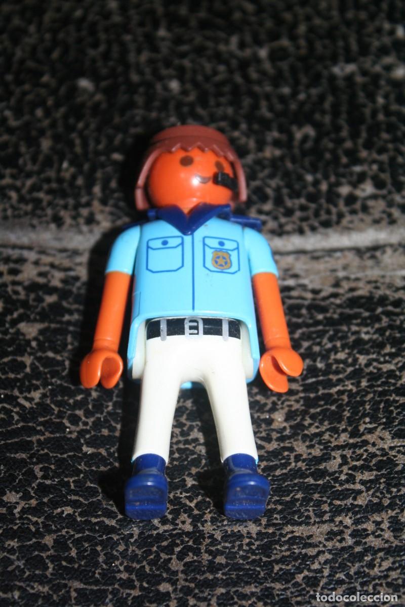 Playmobil: mu&ntilde;eco playmobil policia - Foto 1
