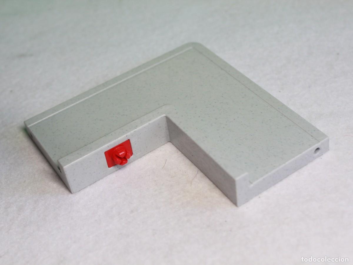 Playmobil: Accesorio Playmobil plataforma angular gris con enganche rojo - Foto 1