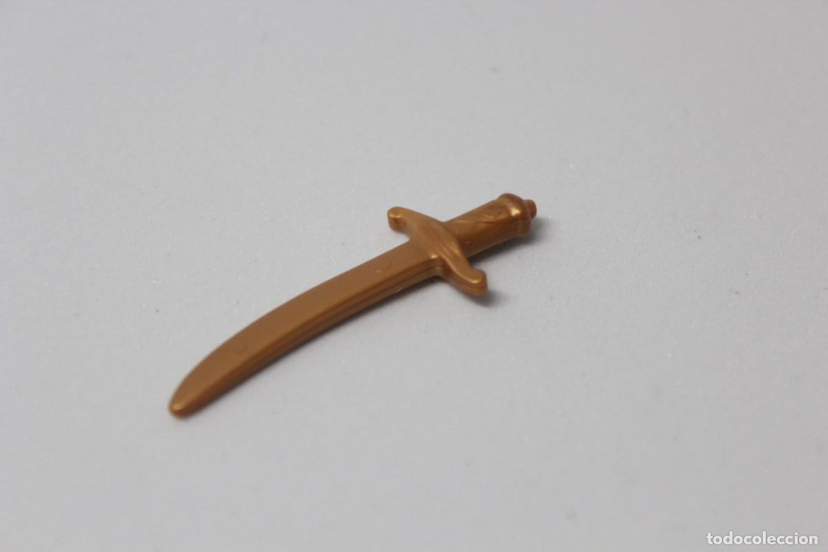 Playmobil: Accesorio Playmobil espada dorada curva - Foto 1
