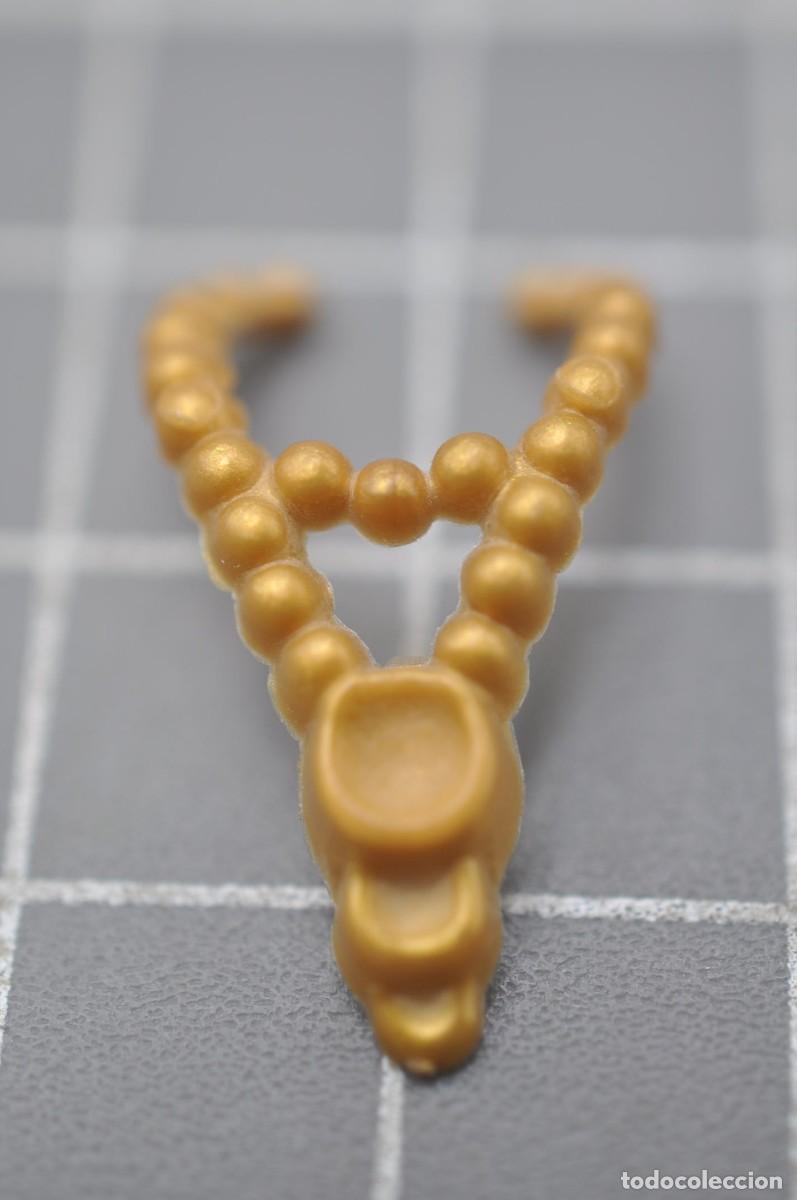 Playmobil: CJ0312 Playmobil, collar dorado