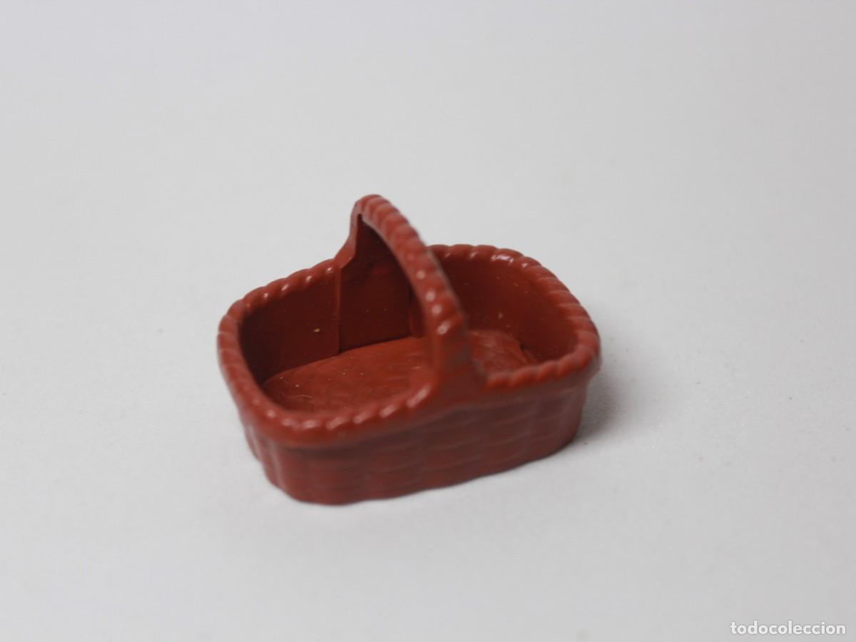 Playmobil: Accesorio Playmobil cesta rectangular roja con asa central - Foto 2