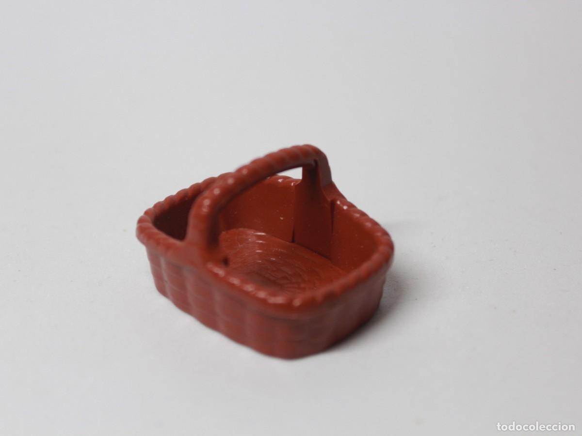 Playmobil: Accesorio Playmobil cesta rectangular roja con asa central - Foto 3
