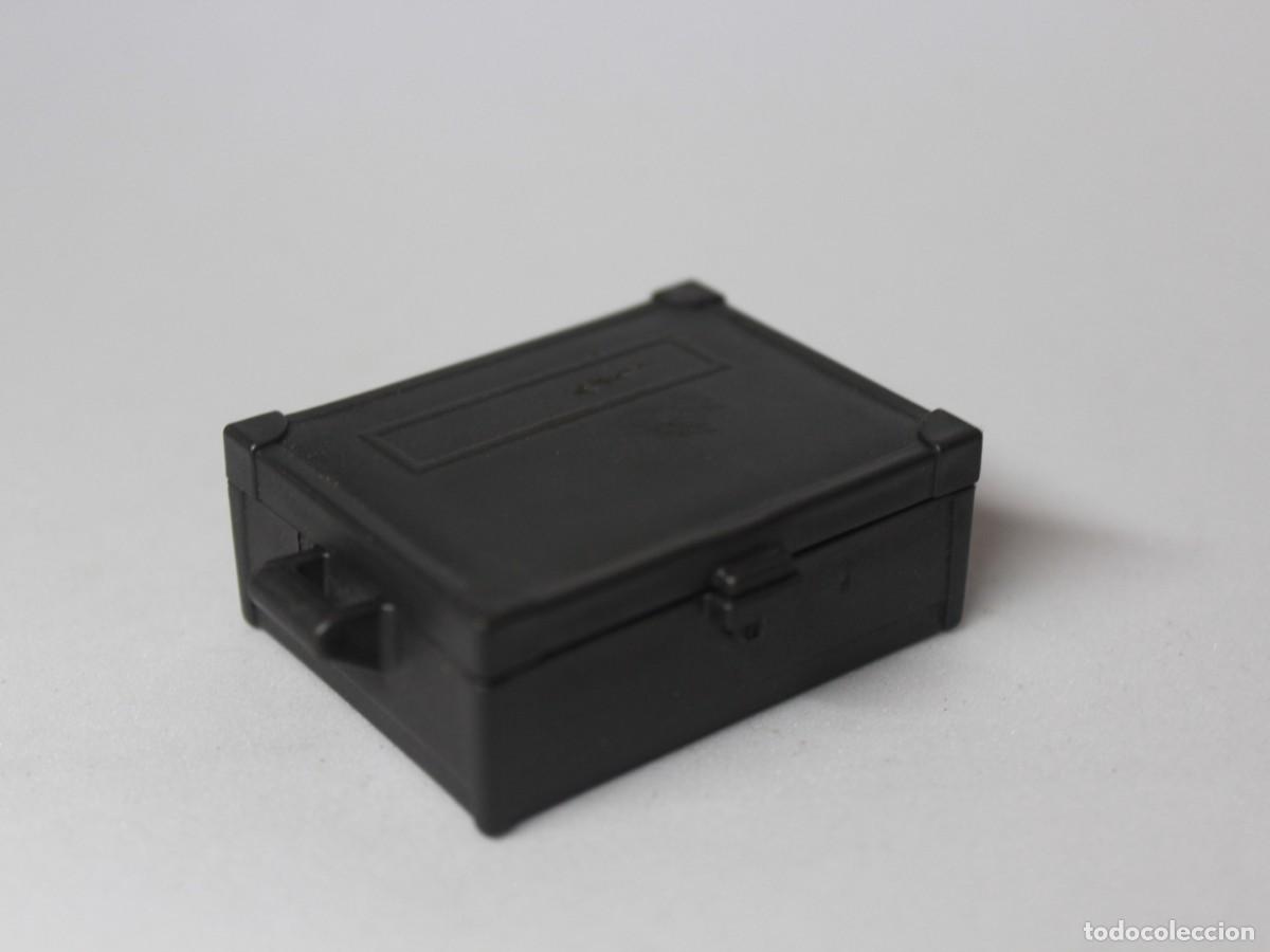 Playmobil: Accesorio Playmobil malet&iacute;n negro rectangular con cierre frontal - Foto 1