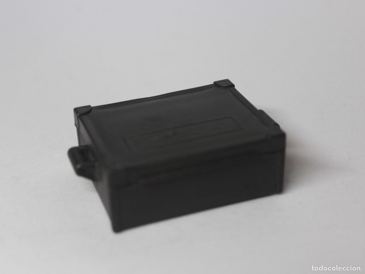 Playmobil: Accesorio Playmobil malet&iacute;n negro rectangular con cierre frontal - Foto 2