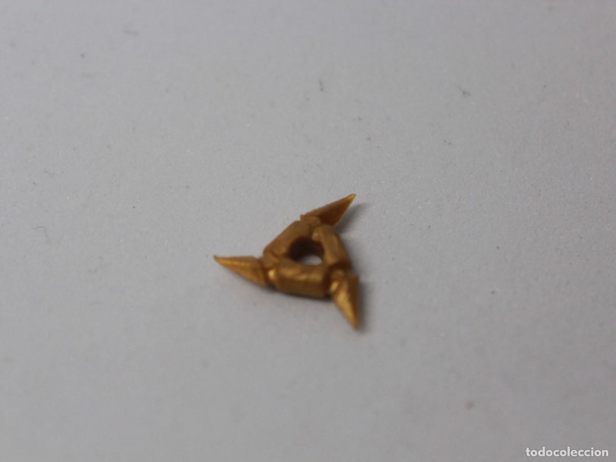 Playmobil: Accesorio lego/Playmobil pieza triangular dorada. - Foto 1