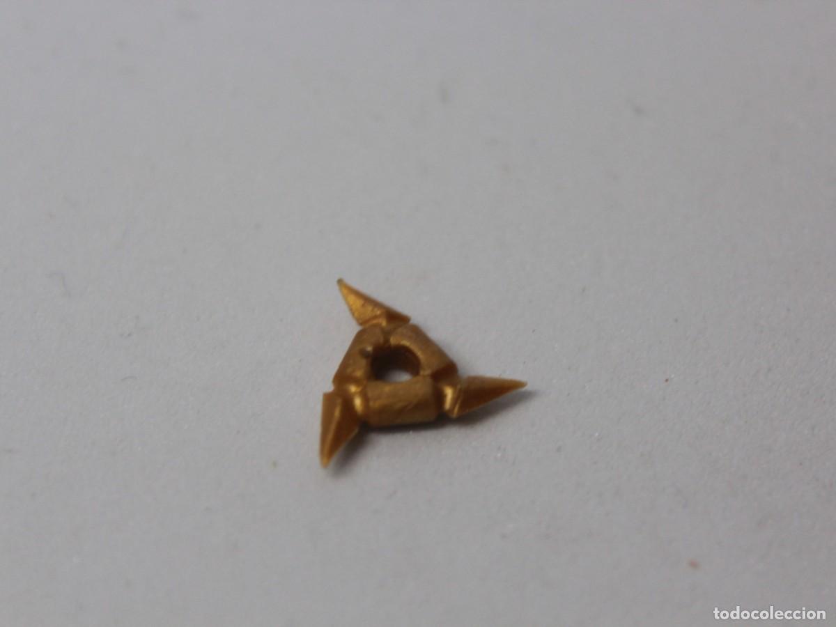 Playmobil: Accesorio lego/Playmobil pieza triangular dorada. - Foto 2