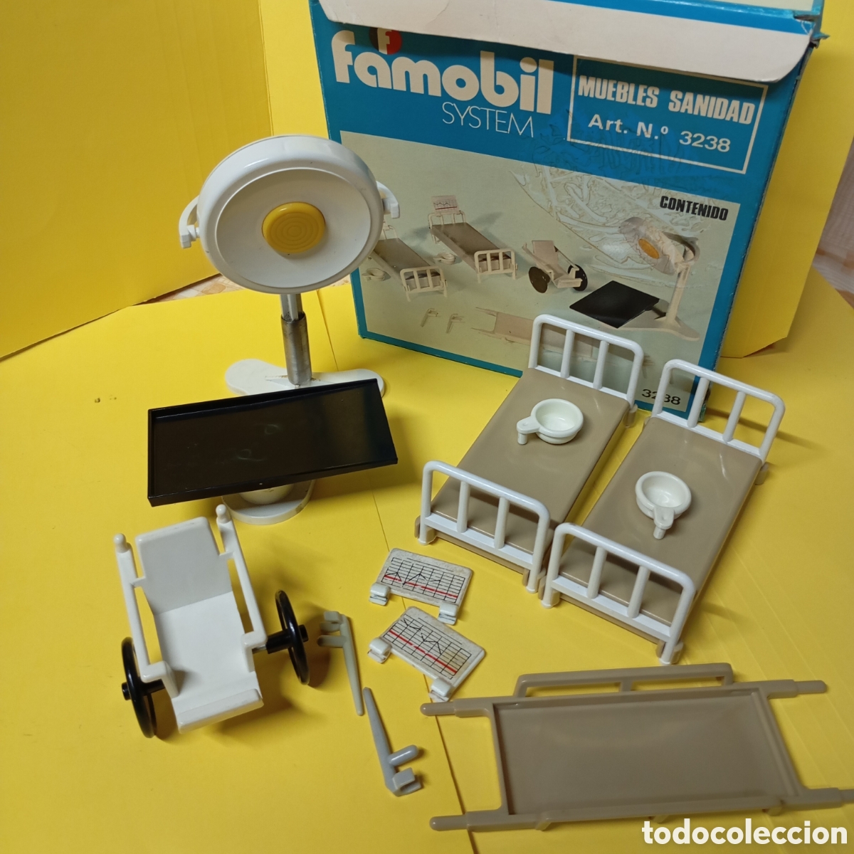 Playmobil: Famobil caja 3238, muebles sanidad, referencia casi completa