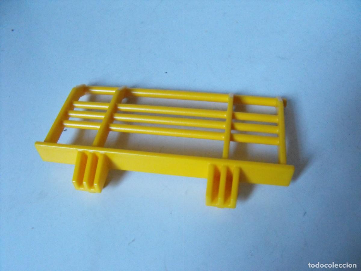 Playmobil: PLAYMOBIL. Parachoques de cami&oacute;n. - Foto 1